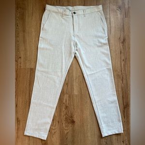 Zara Cropped Off White Trousers (size 34)